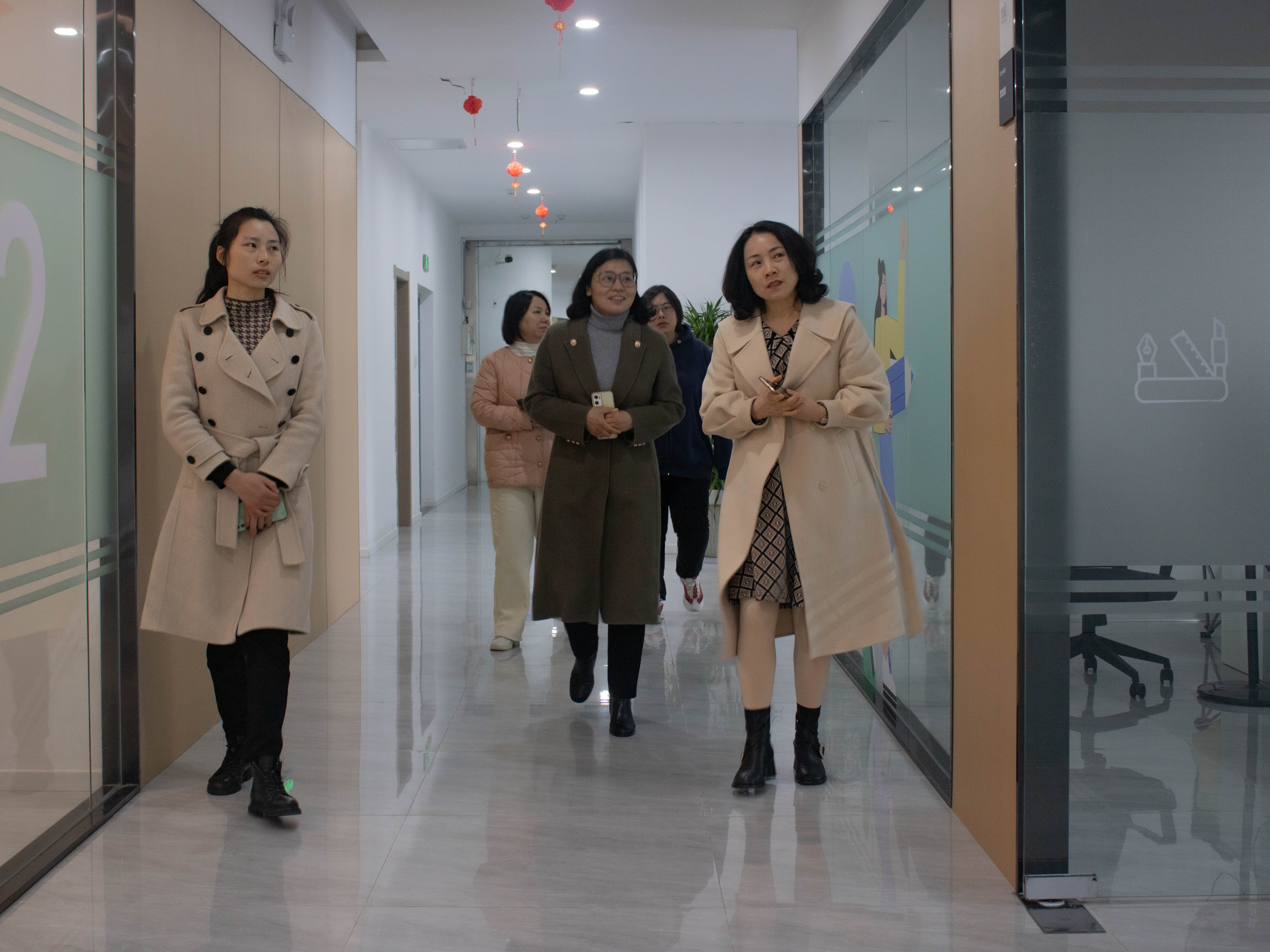 區婦聯領導一行蒞臨我司考察指導